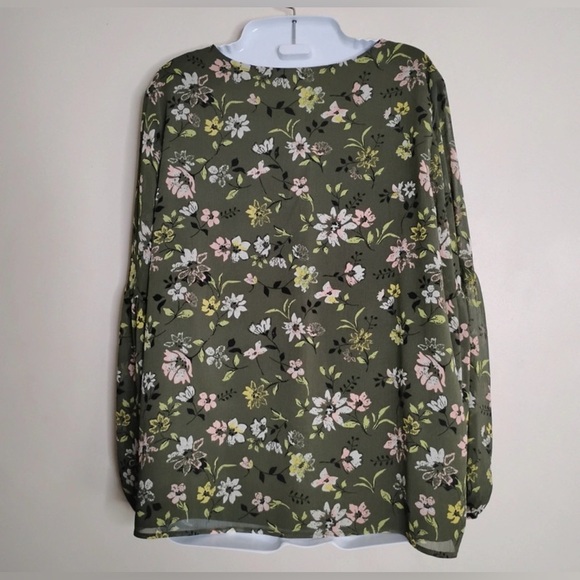 Time and Tru Green Floral V-Neck Blouse Size L (12–14) - Picture 3 of 9